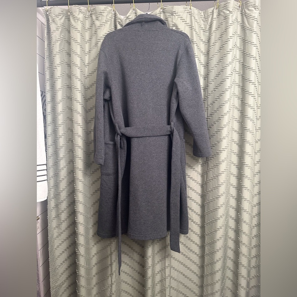 Nordstrom Mens shop robe size M/L
Grey 54% cotton 46% polyester 
Great condition - Picture 6 of 6